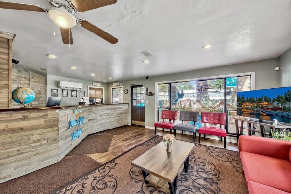 Blue Jay Lodge image 5